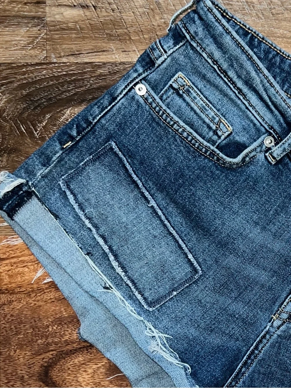 H&M Dark Blue Distressed Frayed Rolled Cuff Denim Shorts, Size 8 - Picture 6 of 7